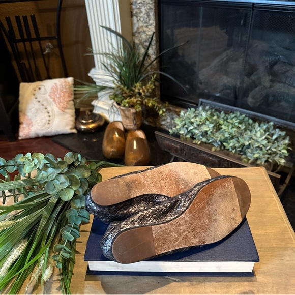 Lanvin Women’s Silver Grey Python Flats. Made In France. US Size 5. - Picture 6 of 8